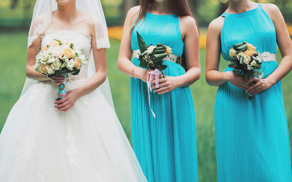 暑い季節の結婚パーティ、涼しげドレスアップのコツ