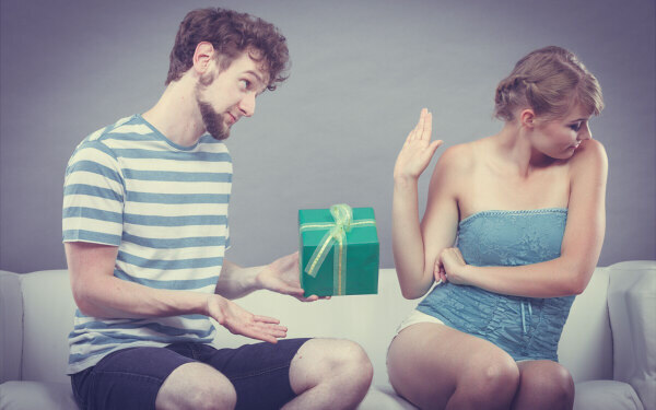 正直迷惑！　不愉快な男性をやんわり遠ざけるテク