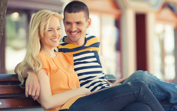 尽くし型の女性は要注意！　彼をダメ男にする危険な行動とは？