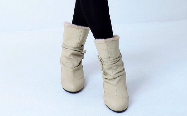 秋のオシャレを楽しみたいのなら、絶対に手に入れたいブーツはコレ