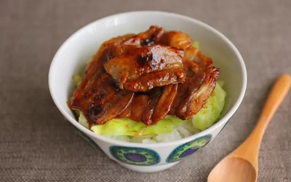 彼の心をガッツリつかむ! 5分でできちゃう豚バラ丼