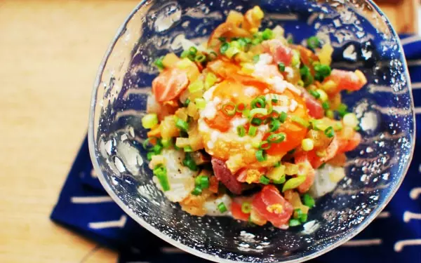 スーパーの「宝の山」をよりおいしく! 刺身といぶりがっこのフラックスオイル和え