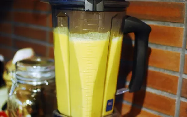 ハロウィン間近の王道レシピ！　バターナッツかぼちゃのポタージュ