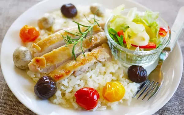 栗と鶏肉が見事にマッチ! 炊飯器でつくる簡単バターチキンピラフ