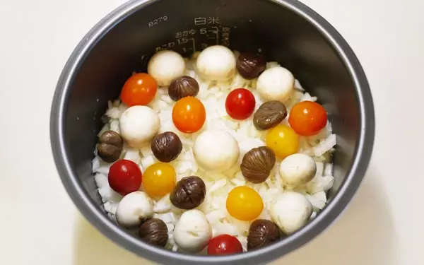 栗と鶏肉が見事にマッチ！　炊飯器でつくる簡単バターチキンピラフ