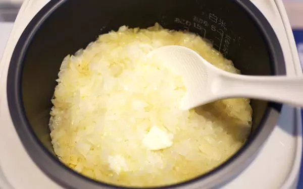 栗と鶏肉が見事にマッチ！　炊飯器でつくる簡単バターチキンピラフ