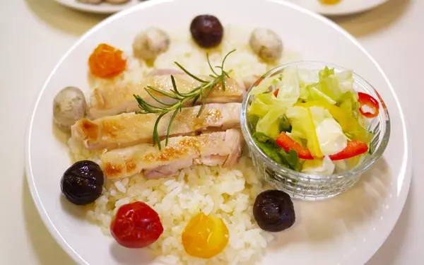 栗と鶏肉が見事にマッチ！　炊飯器でつくる簡単バターチキンピラフ