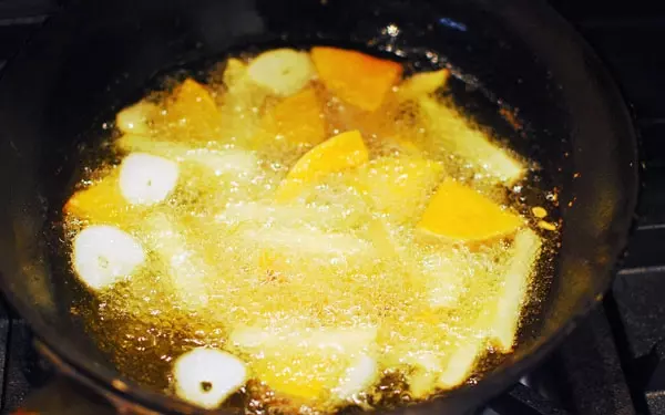 毎日食べたくなる！　リッチで香ばしいトリュフのフライドポテト