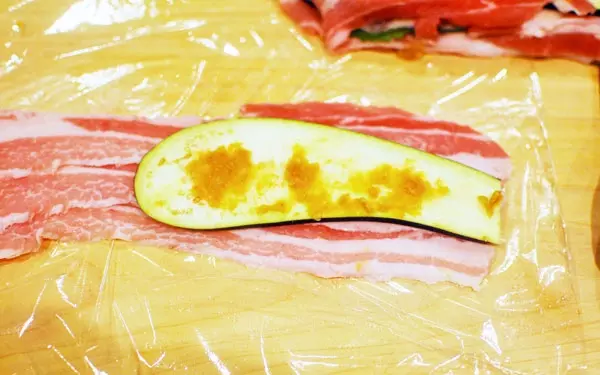 ジューシーで癖になる味わい「大葉と茄子のミルフィーユカツ」