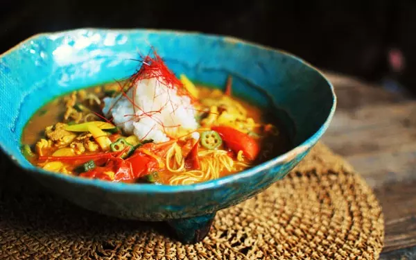 全部一緒に茹でてOK、酸味が効いて美味しい「トマトカレー素麺」