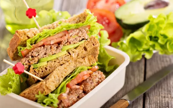 ヘルシーで手軽なのが魅力、ロンドンで働く女性に人気のランチ5つ