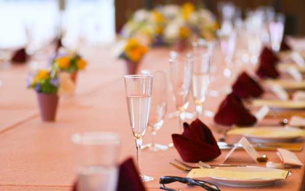 結婚式のひとり参加を楽しむコツ！ 知り合いがいなくても大丈夫！