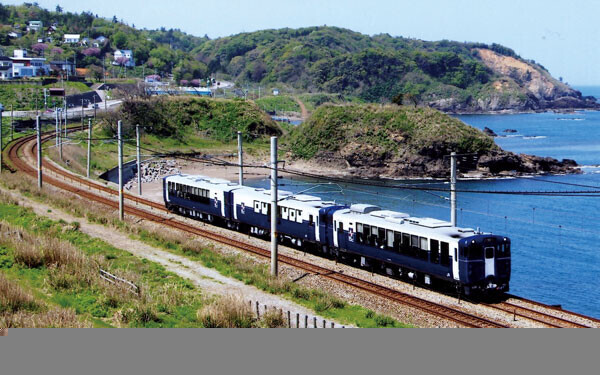 リゾート列車「越乃Shu*Kura」