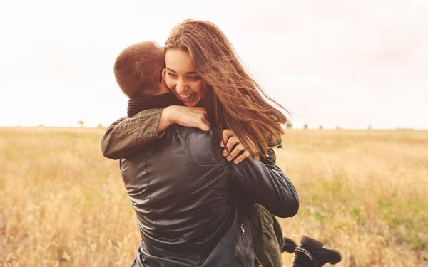 指摘するのは逆効果!?　彼の悪いクセを直した女性が実践したこと