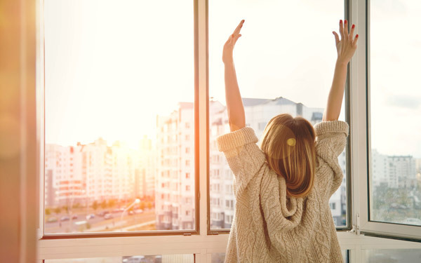 女性の老化は20代から!?　 知っておきたい姿勢と美の関係