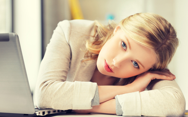 座りっぱなしはNG！　肥満になる危険な行動