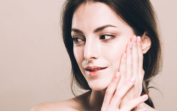 思春期ニキビと同じ方法はNG　冬にできやすい大人ニキビを撃退する方法とは