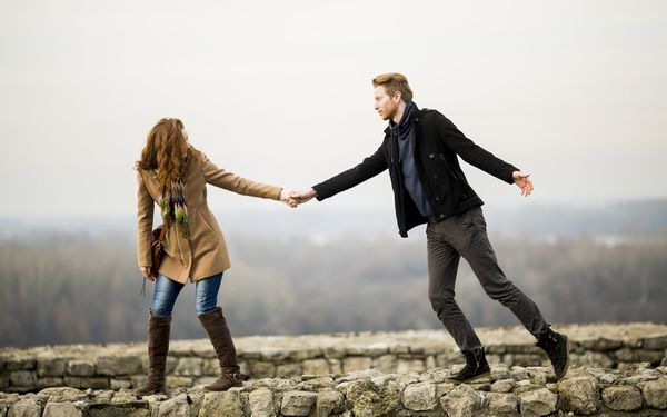 いつまでも被害者でいるのはNG　彼の浮気を水に流して関係を修復するコツ