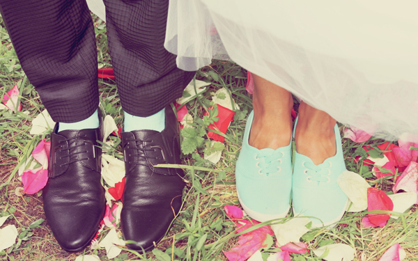 結婚式にドレス×スニーカー!?　今ちまたで話題のウエディングコーデ