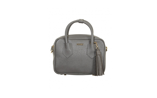 キーワードは「モノトーン」！　ぐっと“旬顔”になれる春のトレンドアイテム