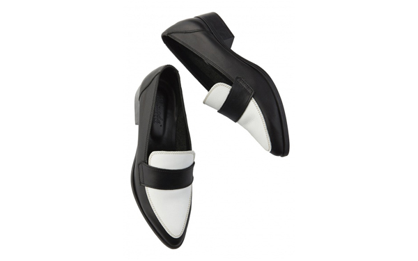 キーワードは「モノトーン」！　ぐっと“旬顔”になれる春のトレンドアイテム