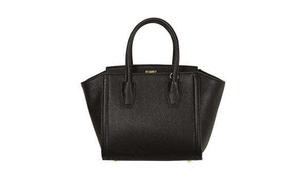 キーワードは「モノトーン」！　ぐっと“旬顔”になれる春のトレンドアイテム