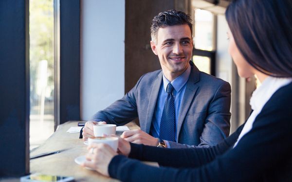 独身を装った既婚男性を見破るための、3つの「お」【女30からのシアワセ道 vol.21】