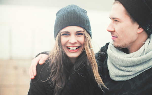 モテ効果アップ！　定番の冬アイテムで小顔に見せる着こなしテク