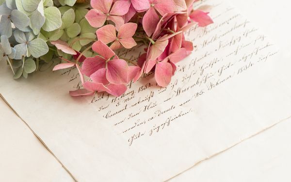 メールは必要最小限!?　社交上手な人が実践する「相手の心をつかむレター術」