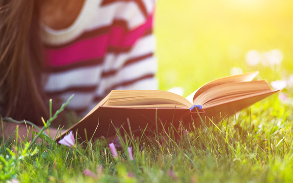 知的な女性は読んでいる？　思考力を鍛えたい人におすすめ良本3冊