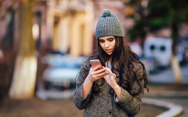 週4回の連絡は過剰!?　彼から「しつこい女」認定されない連絡頻度とは