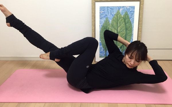 腹筋に効く！　引き締まったくびれをつくる方法