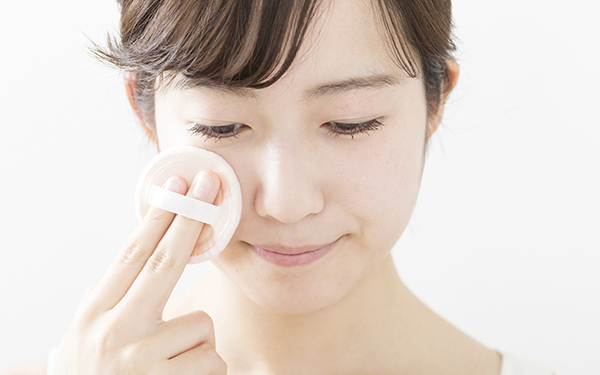 クッションファンデのメリット・デメリット！ カバー力有り・時短にもなるけど…？