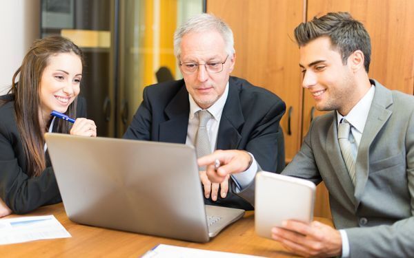 ストレスをためるよりも、攻略するが吉　タイプ別！　苦手な上司との接し方