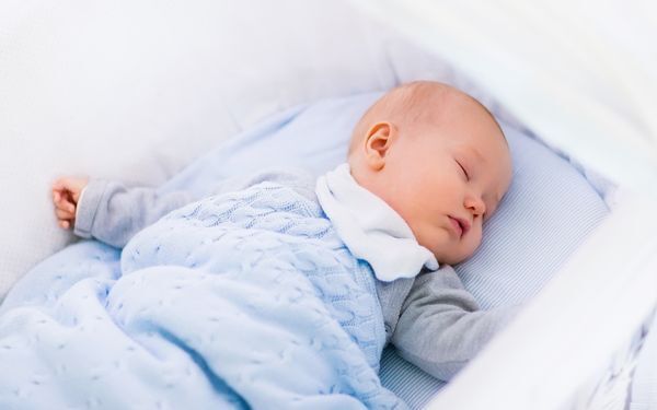 赤ちゃんの頭に「ハゲ」が！　見つけたら、どうすればいい？