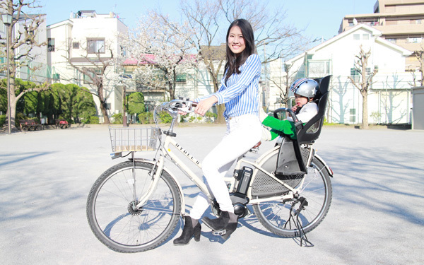 【子供乗せ電動アシスト自転車比較！】ブリヂストン「HYDEE.Ⅱ」／荒川区在住　編集部A（165cm）