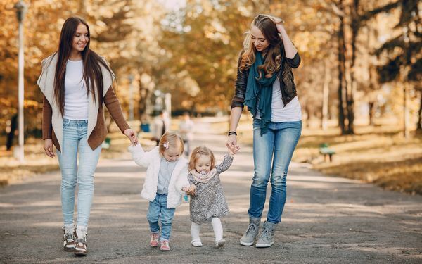 悪者扱いされる可能性も!?　ママ友の自虐ネタをスマートにかわすコツ