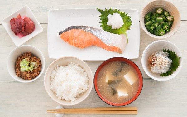 理想はケア要らずの体！ フィトテラピー流、食事の流儀【植物のおまもり Vol.2】