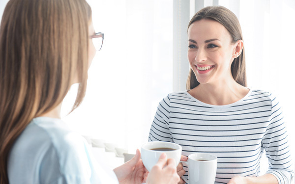 ながら美容さえ面倒…それなら！　意識するだけの“井戸端会議エクササイズ”