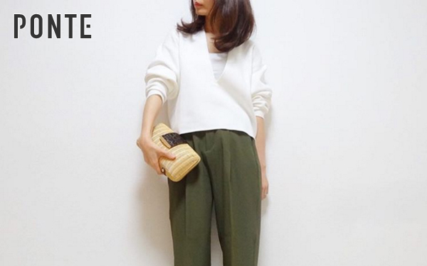 ゆるっと感がポイント！　旬の白トップスでつくる“さりげなくデキる”大人スタイル