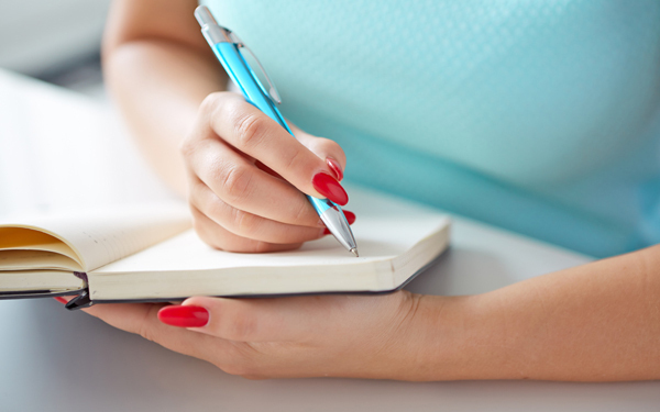 連絡帳に “美文字” 、家族のための “編み物” 、ママの女度がUPする資格試験