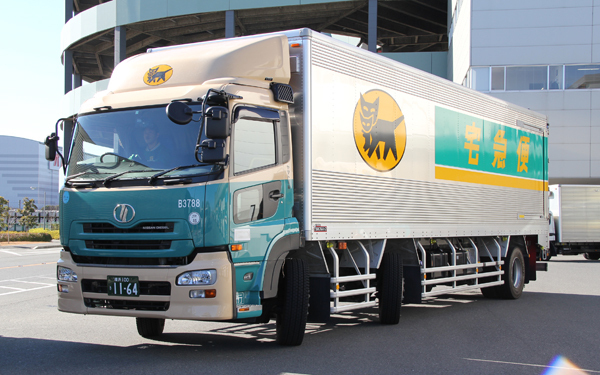 ママも夢中になる“にゃんにゃんブー”って何？　毎日どこかで見かけるあの車のミニカーがにわかに人気