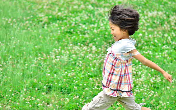 子供たちの創造力に感激！ 自然とふれあうフェアリーハウス作り