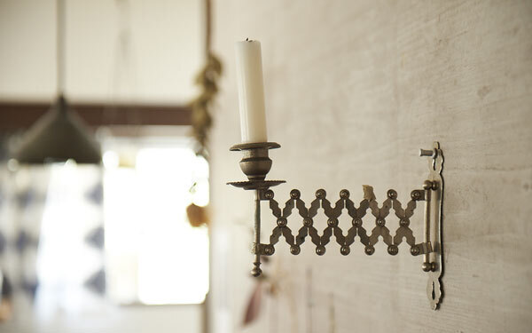 インスタで人気！ やんちゃな4歳児がいても、好きなモノを飾るテク【Iさん家のインテリア#01】