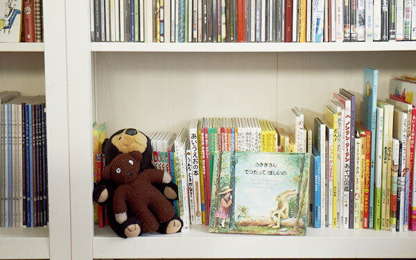 子どものおもちゃが散らかって見えない、ちょっとした工夫【Iさん家のインテリア#02】