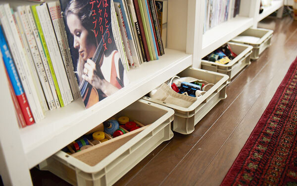 子どものおもちゃが散らかって見えない、ちょっとした工夫【Iさん家のインテリア#02】