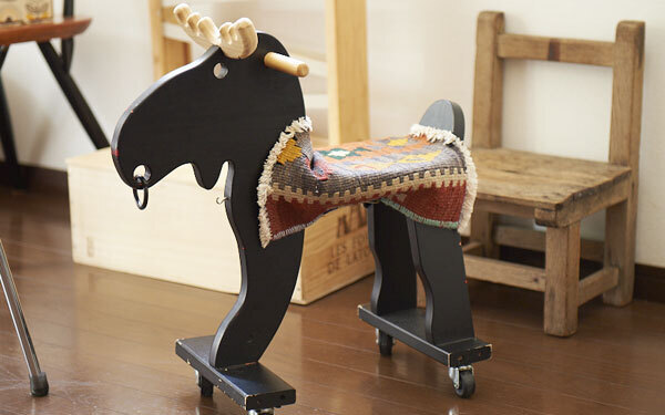 子どものおもちゃが散らかって見えない、ちょっとした工夫【Iさん家のインテリア#02】