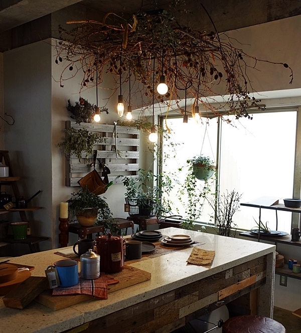 築30年の工場をリノベーション　グリーンに囲まれた癒やしのブックカフェ#上野#ROUTE BOOKS #おしゃれカフェ Vol.18