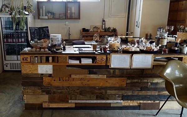 築30年の工場をリノベーション　グリーンに囲まれた癒やしのブックカフェ#上野#ROUTE BOOKS #おしゃれカフェ Vol.18