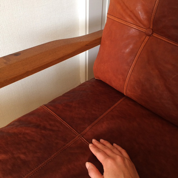 “経年変化”のある家具で、自分なりの味を楽しむ【坪田あさみのインテリアコーデBOOK #4】